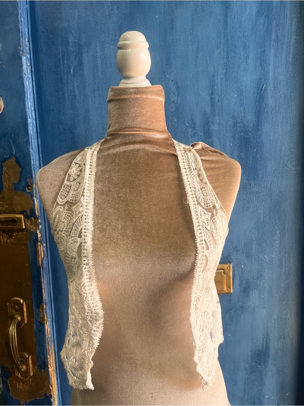 Zara Cream Lace Open-Front Bralette Cover